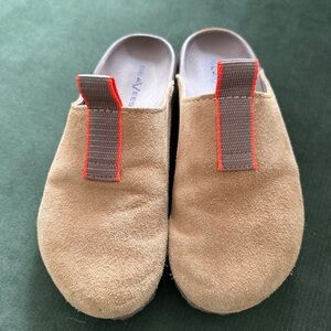 SeaVees Women’s Tiburon Trekker Slip-On Clogs with Orange-Trim Pull Tabs